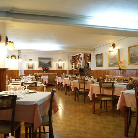 Hostal Pirineos Meliz Bielsa Eksteriør bilde