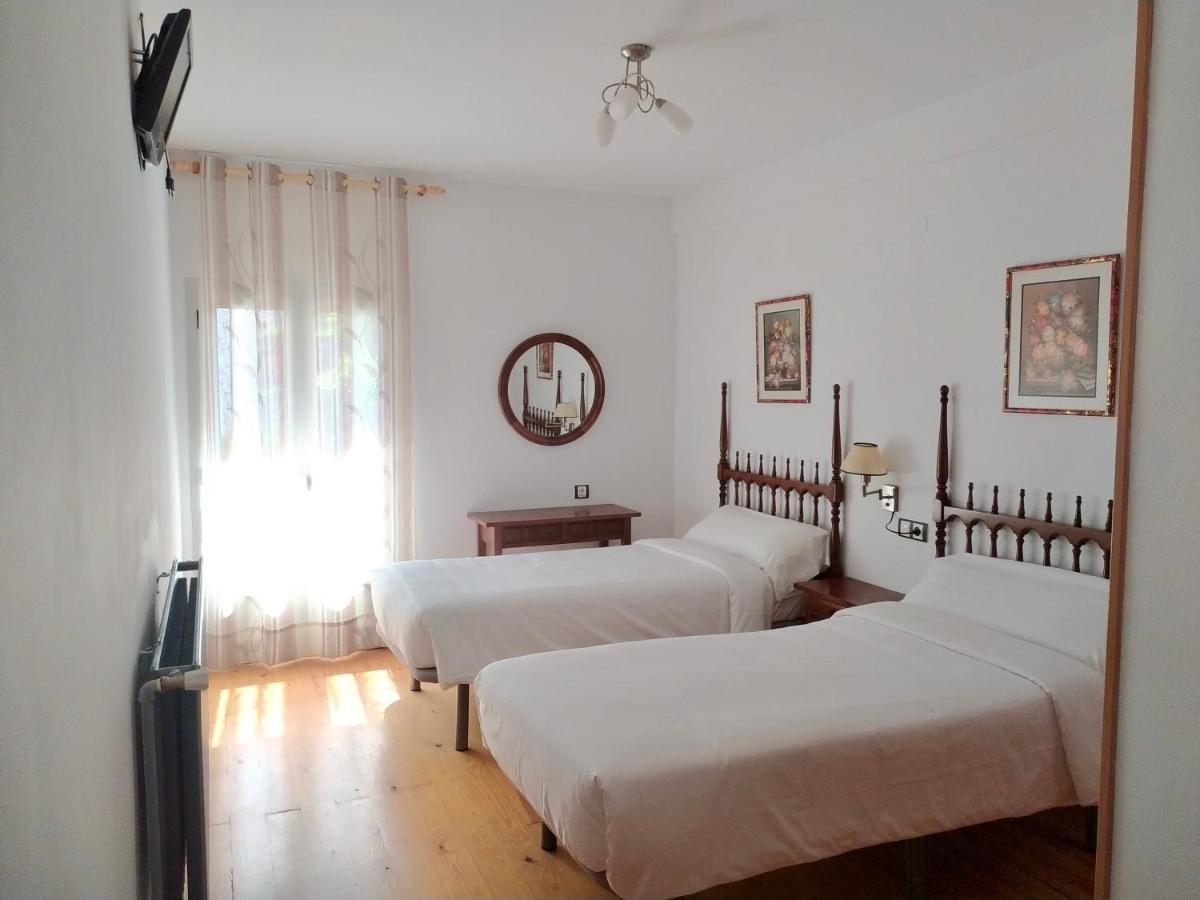 Hostal Pirineos Meliz Bielsa Eksteriør bilde